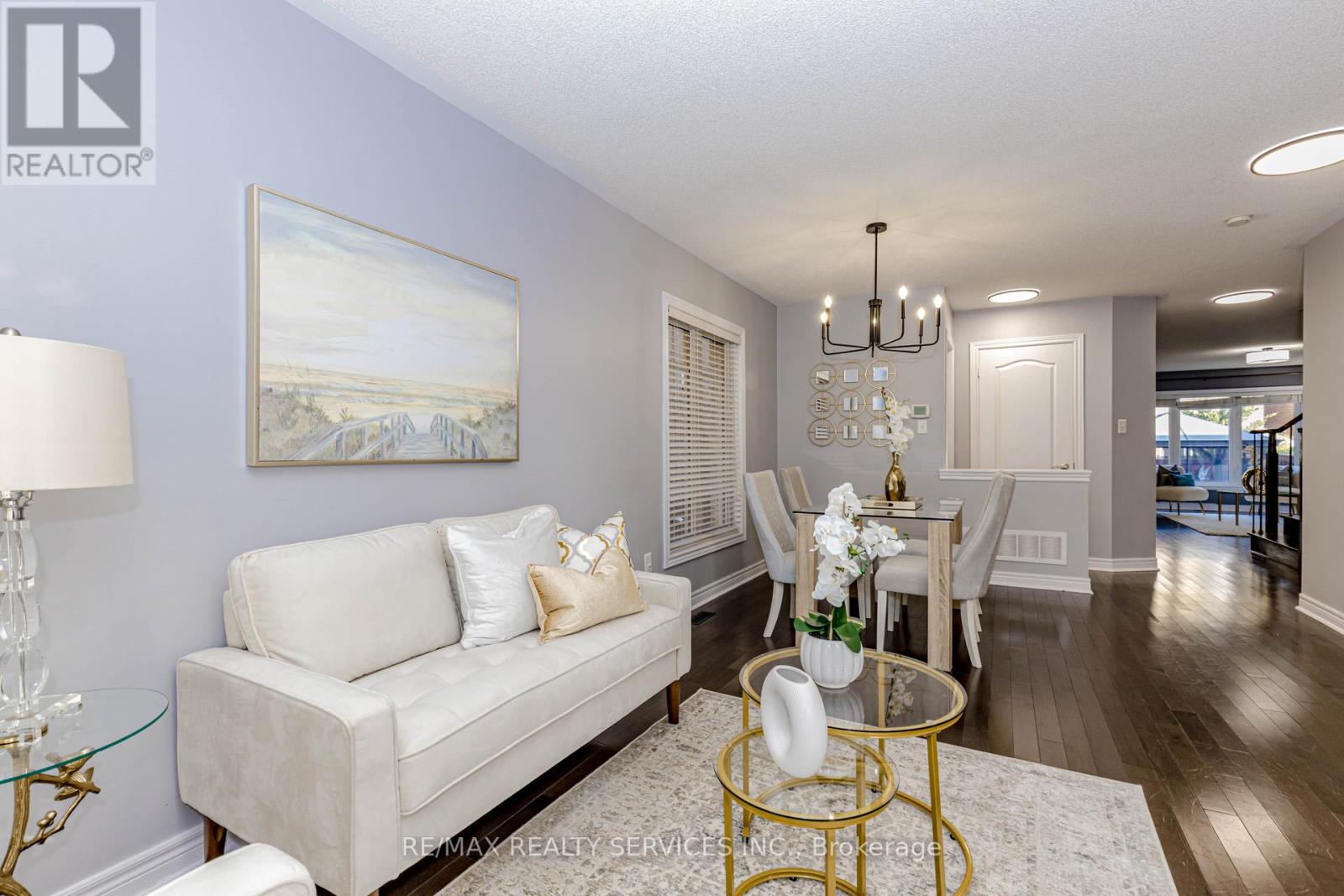 152 Weston Drive, Milton (Sc Scott), Ontario  L9T 0V6 - Photo 6 - W12472549