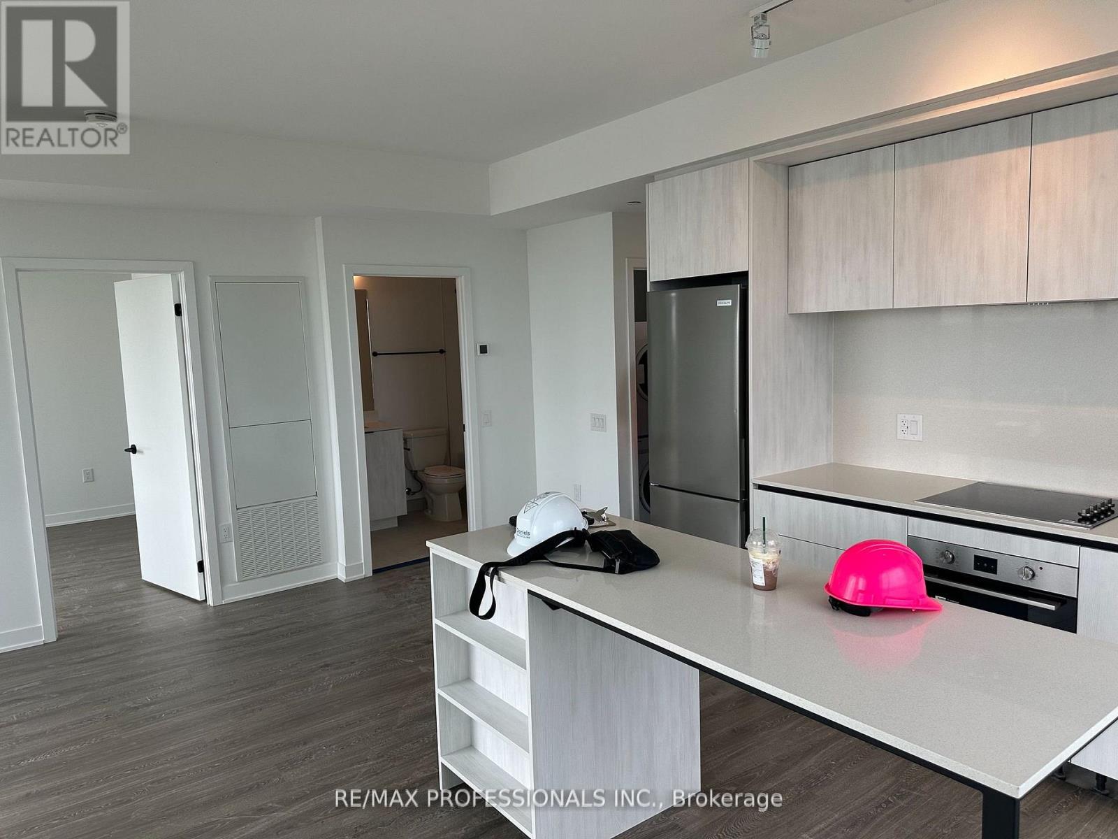 2011 - 2495 Eglinton Avenue W, Mississauga, Ontario  L5M 2V8 - Photo 5 - W12472555