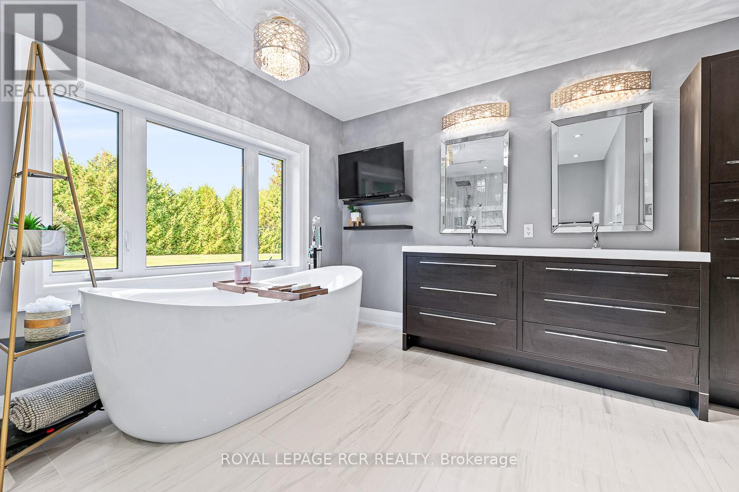 36 Matson Drive, Caledon (Palgrave), Ontario  L7E 0A9 - Photo 41 - W12472584