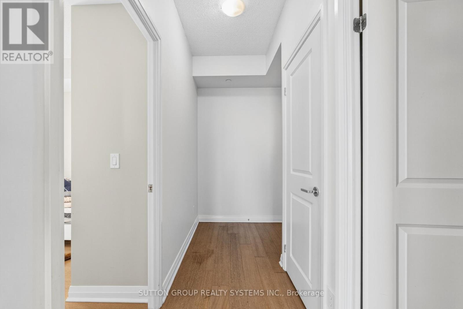815 - 60 Annie Craig Drive, Toronto, Ontario  M8V 0A8 - Photo 8 - W12472603