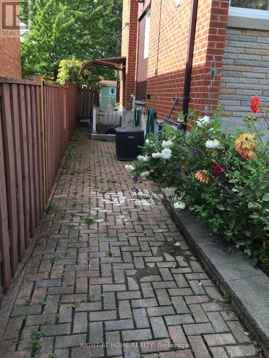 Lower - 12 Bolingbroke Road, Toronto, Ontario  M6B 3L6 - Photo 13 - W12472605