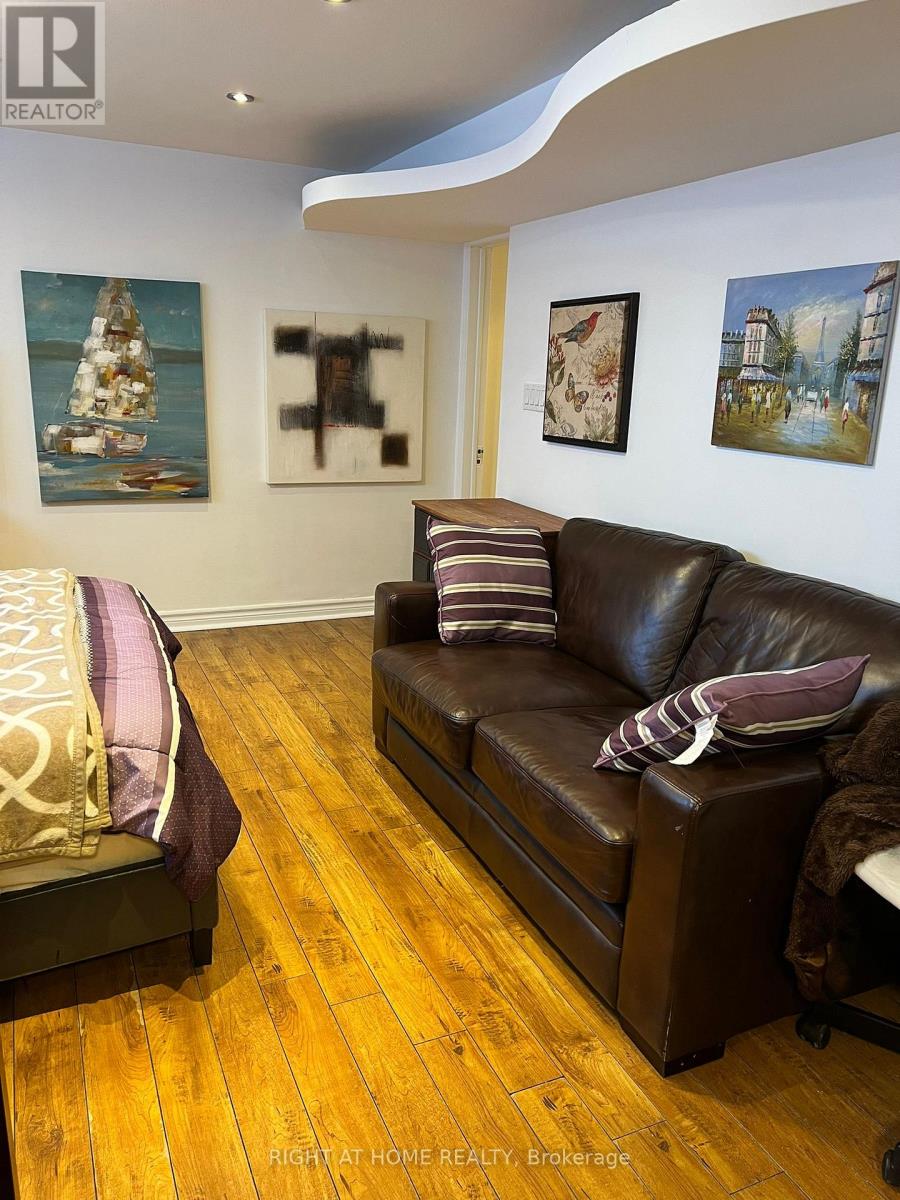 Lower - 12 Bolingbroke Road, Toronto, Ontario  M6B 3L6 - Photo 7 - W12472605
