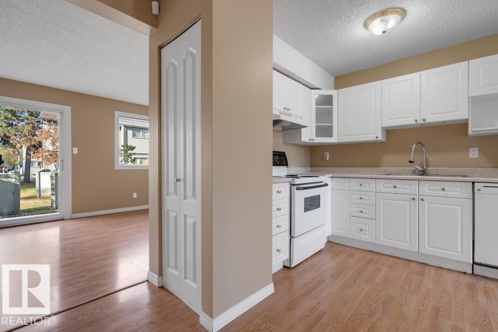 1193 Hooke Rd Nw, Edmonton, Alberta  T5A 4A5 - Photo 2 - E4462850