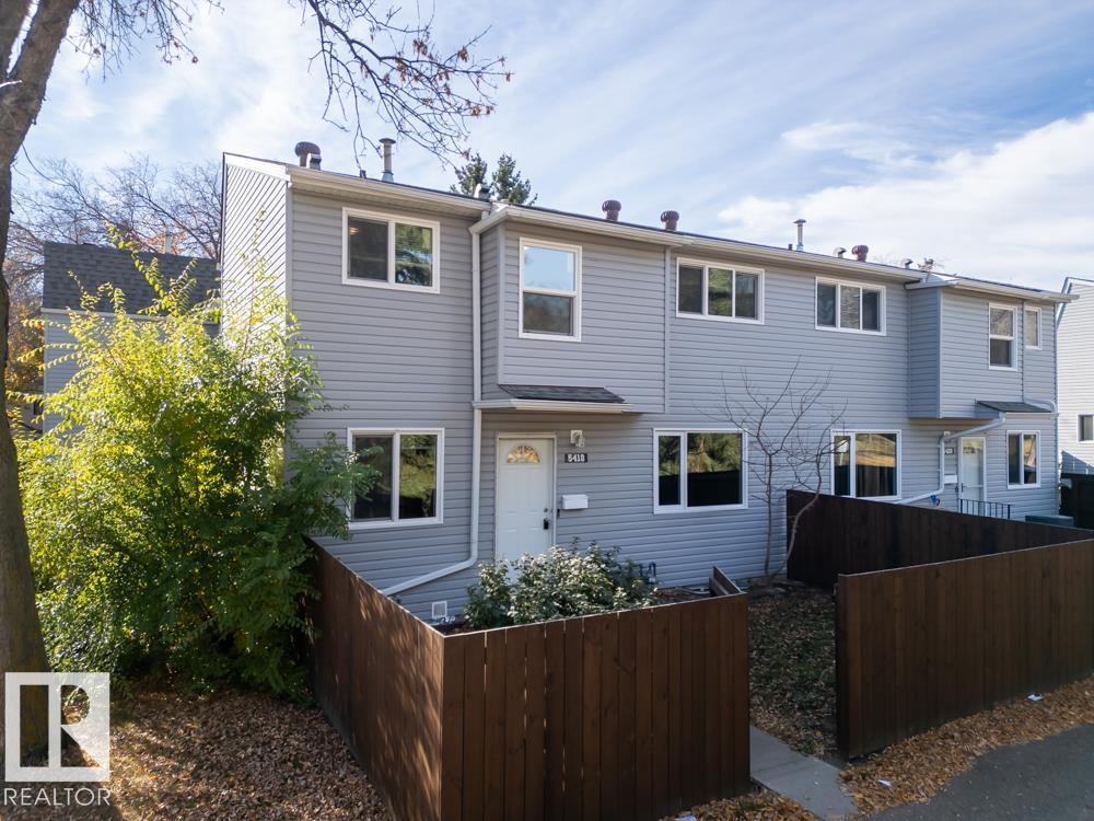 5418 144B AV NW, Edmonton, Alberta