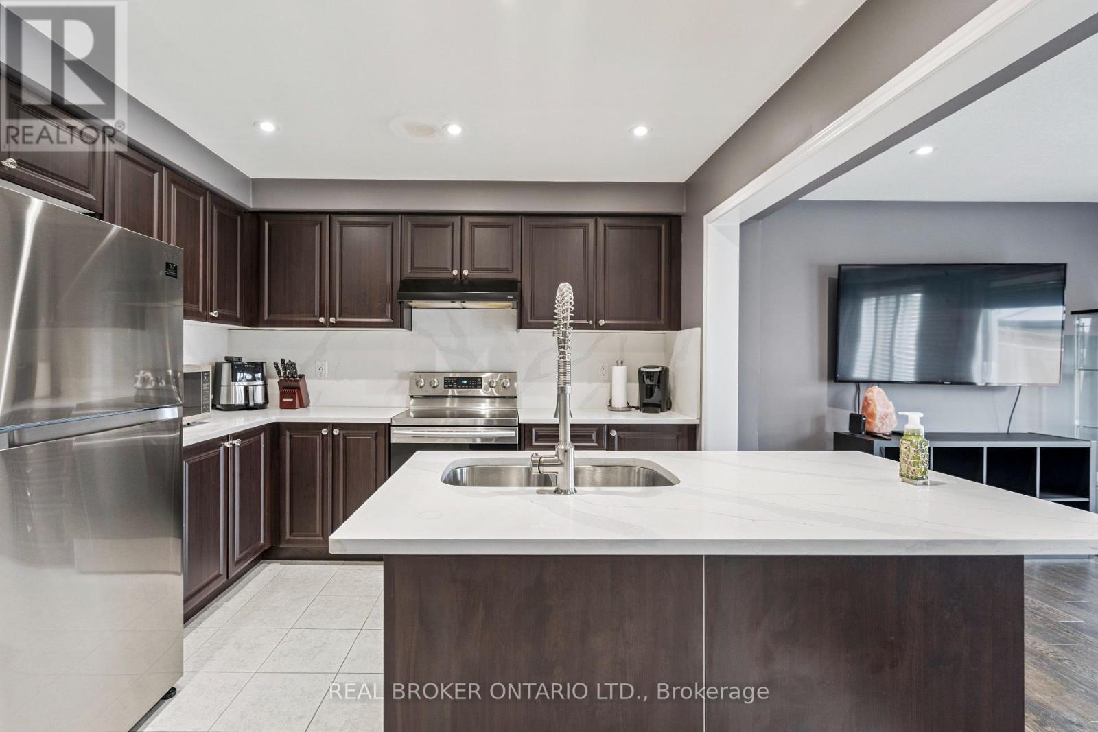 14 Legacy Lane, Thorold (Hurricane/merrittville), Ontario  L3B 0G7 - Photo 10 - X12472610