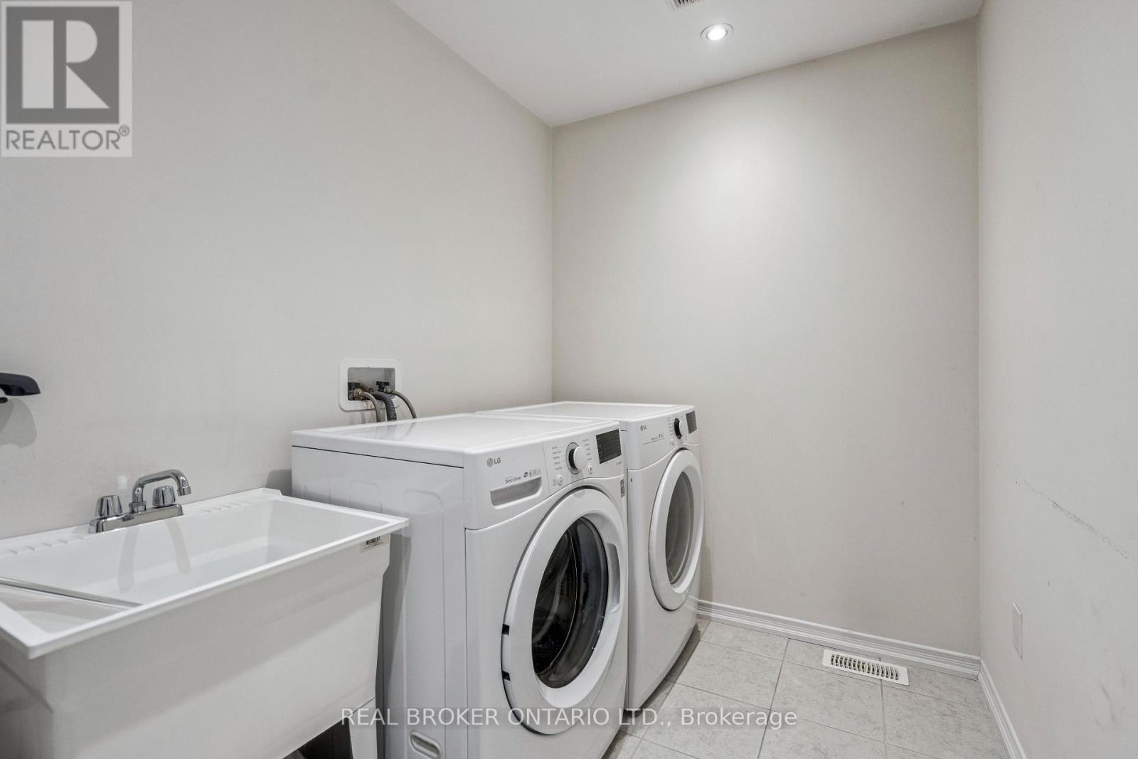 14 Legacy Lane, Thorold (Hurricane/merrittville), Ontario  L3B 0G7 - Photo 20 - X12472610