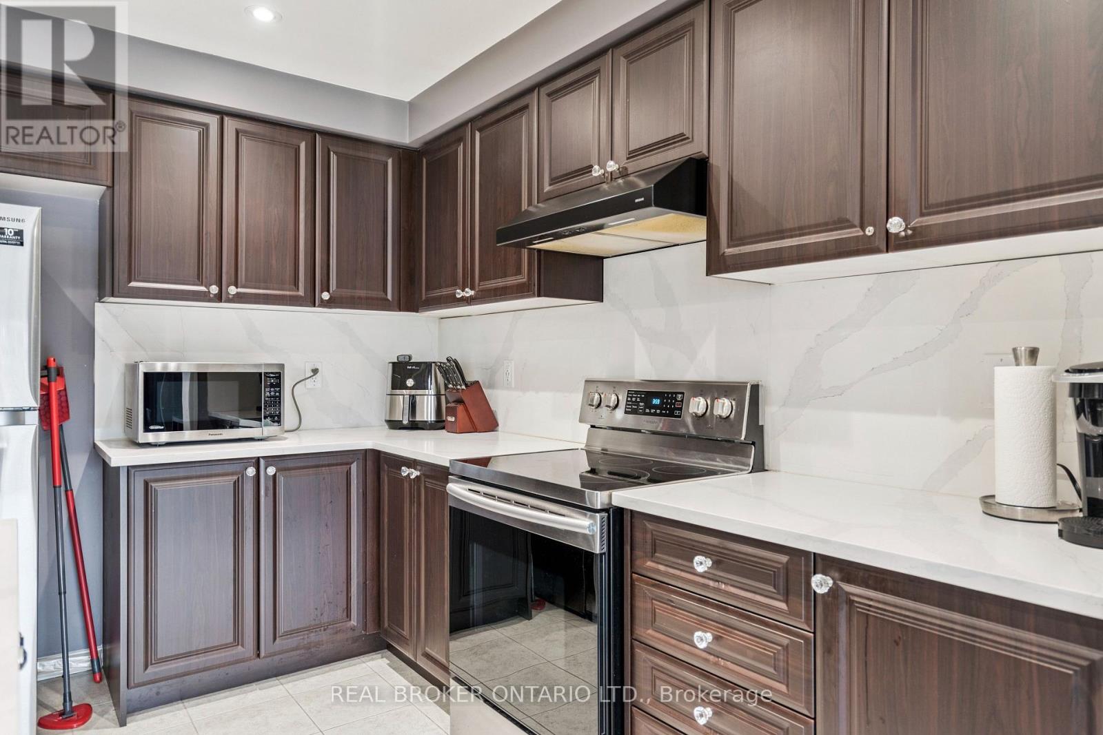 14 Legacy Lane, Thorold (Hurricane/merrittville), Ontario  L3B 0G7 - Photo 8 - X12472610