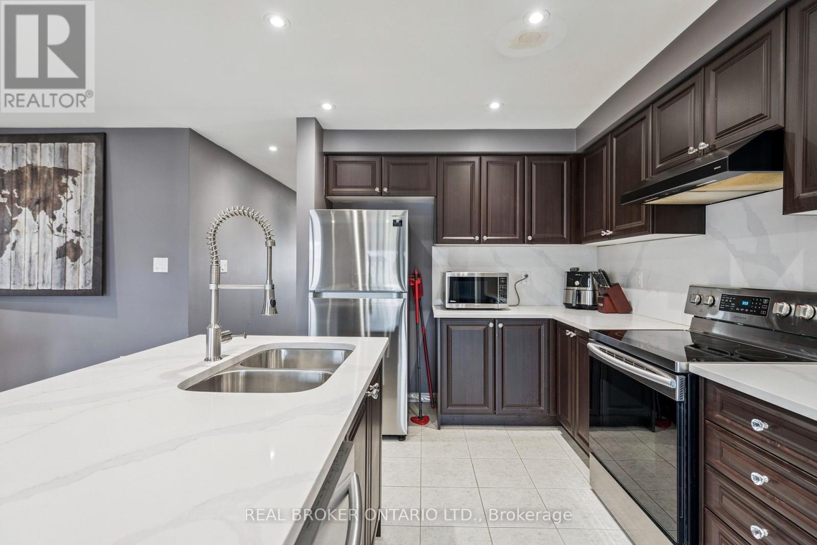 14 Legacy Lane, Thorold (Hurricane/merrittville), Ontario  L3B 0G7 - Photo 9 - X12472610