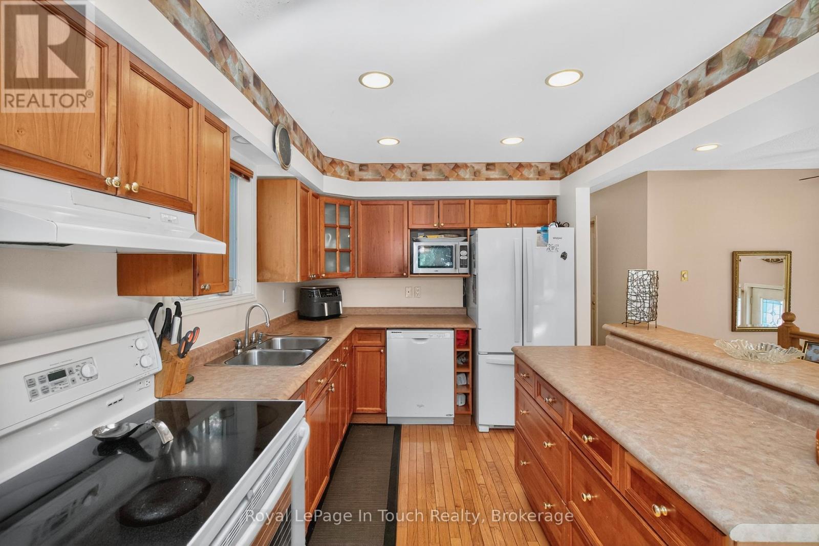 23 Caribbean Drive, Wasaga Beach, Ontario  L9Z 2W3 - Photo 23 - S12472674