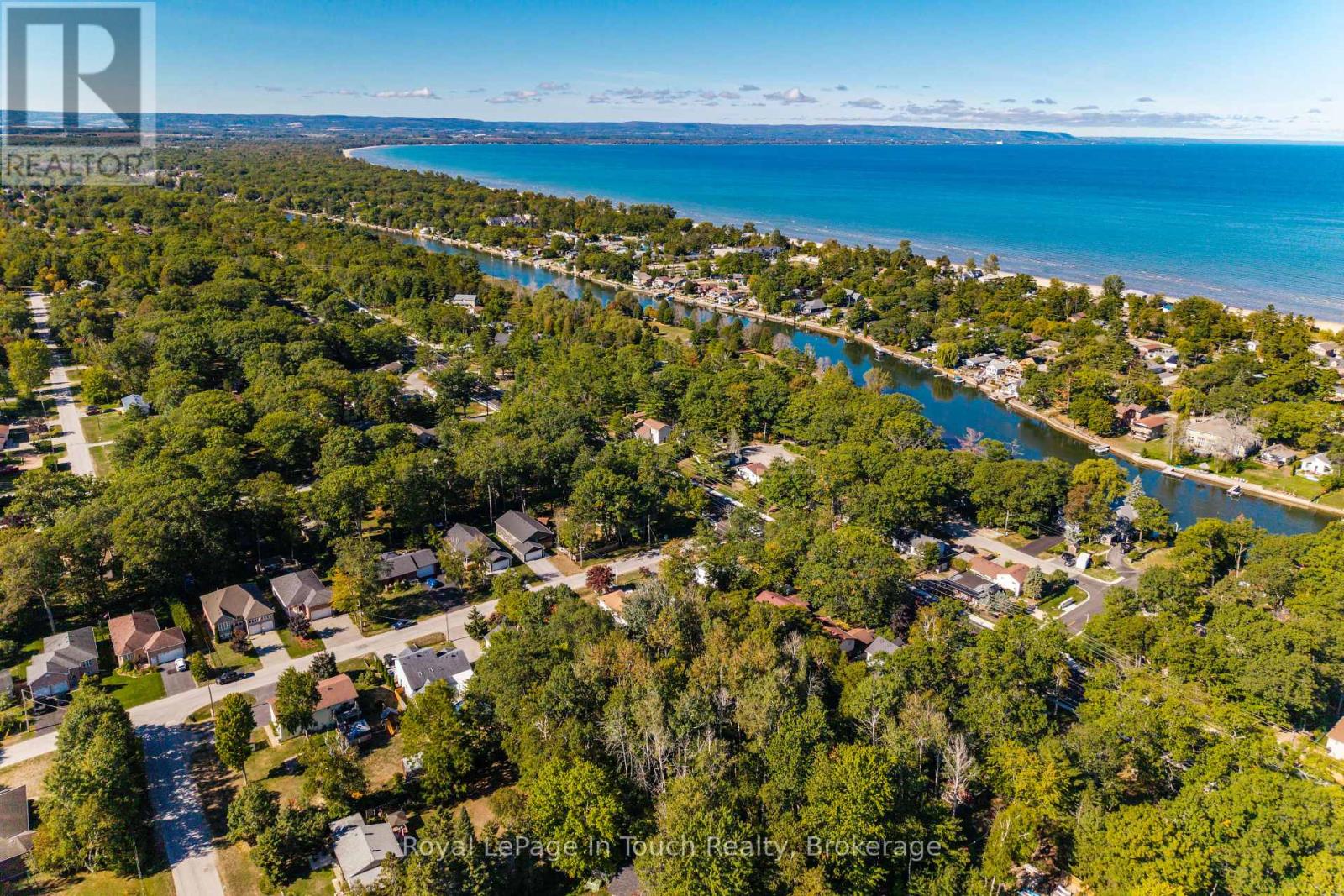 23 Caribbean Drive, Wasaga Beach, Ontario  L9Z 2W3 - Photo 4 - S12472674