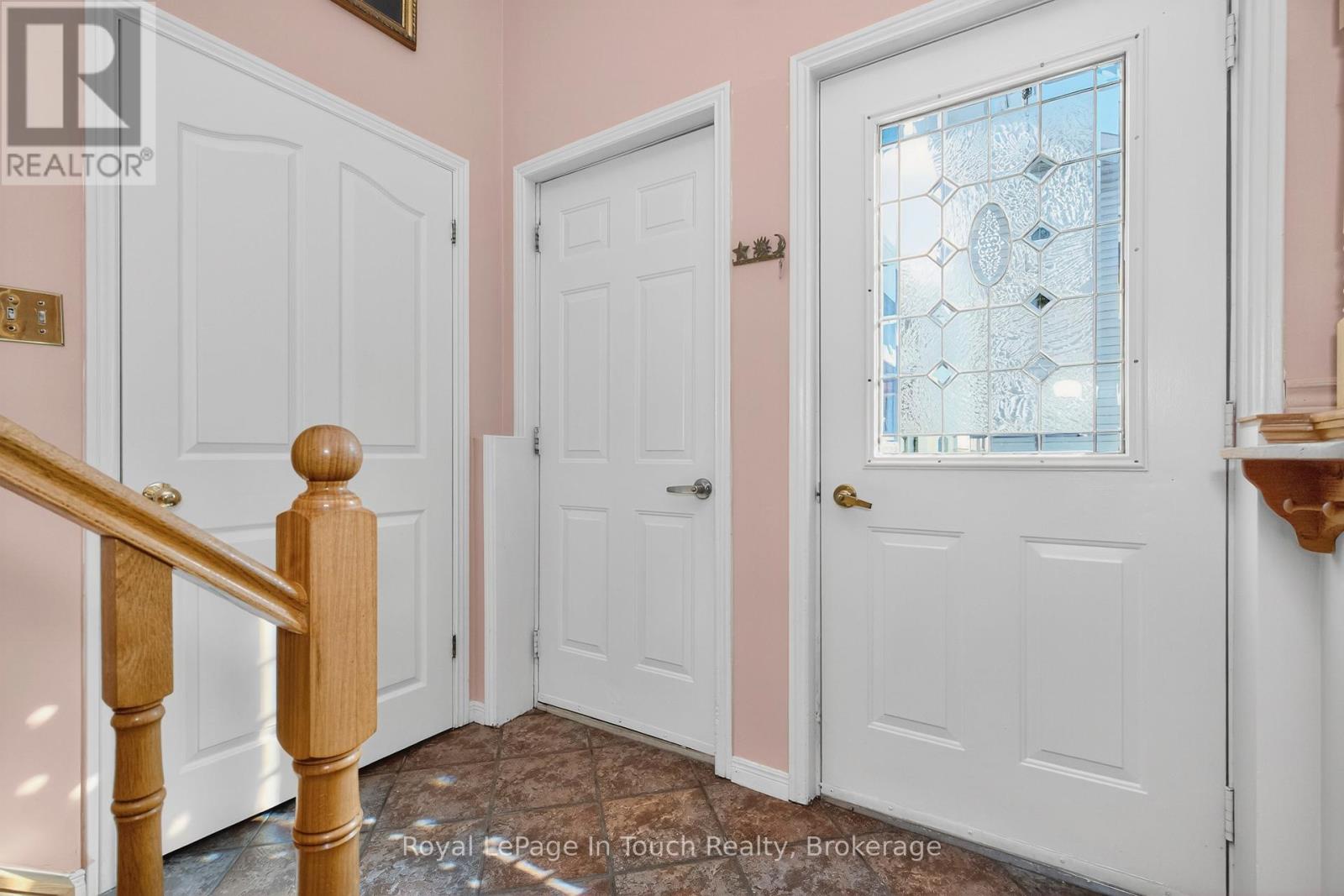 23 Caribbean Drive, Wasaga Beach, Ontario  L9Z 2W3 - Photo 5 - S12472674