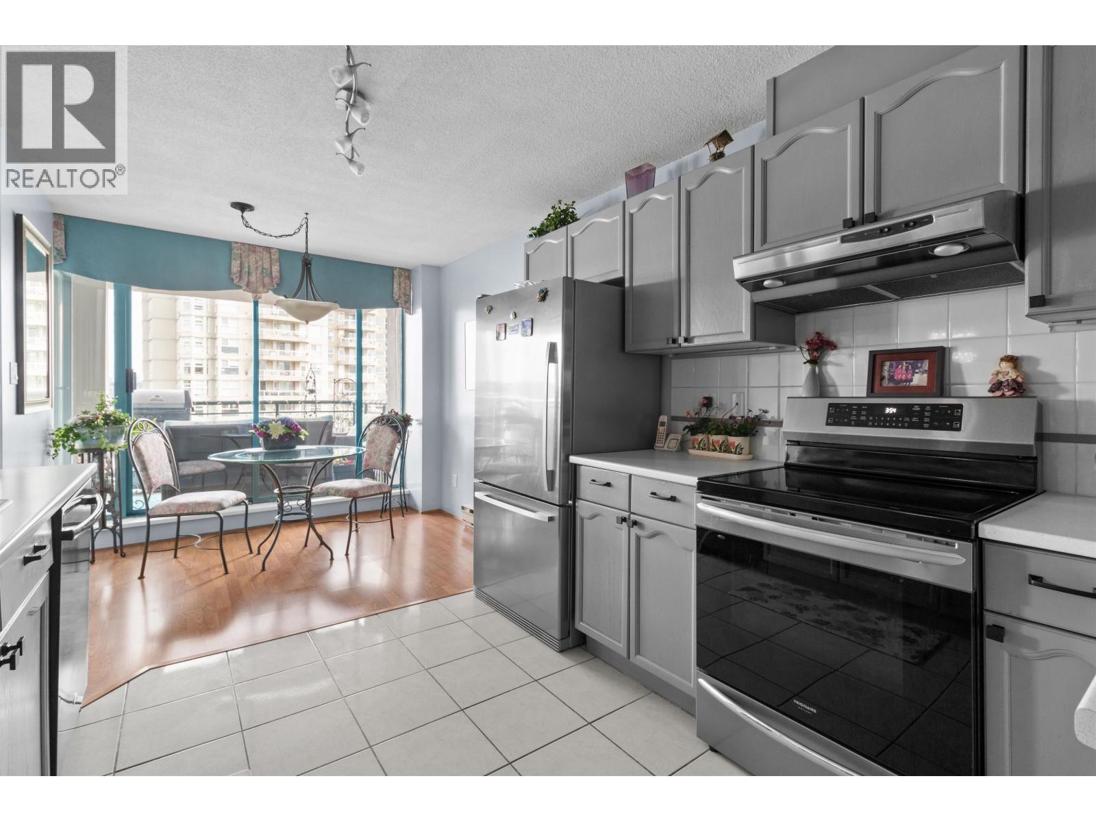 1101 8 Laguna Court, New Westminster, British Columbia  V3M 6M6 - Photo 9 - R3060101