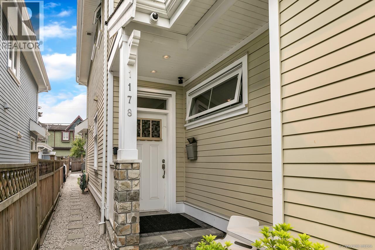 1178 E 12th Avenue, Vancouver, British Columbia  V5T 2J9 - Photo 2 - R3060102