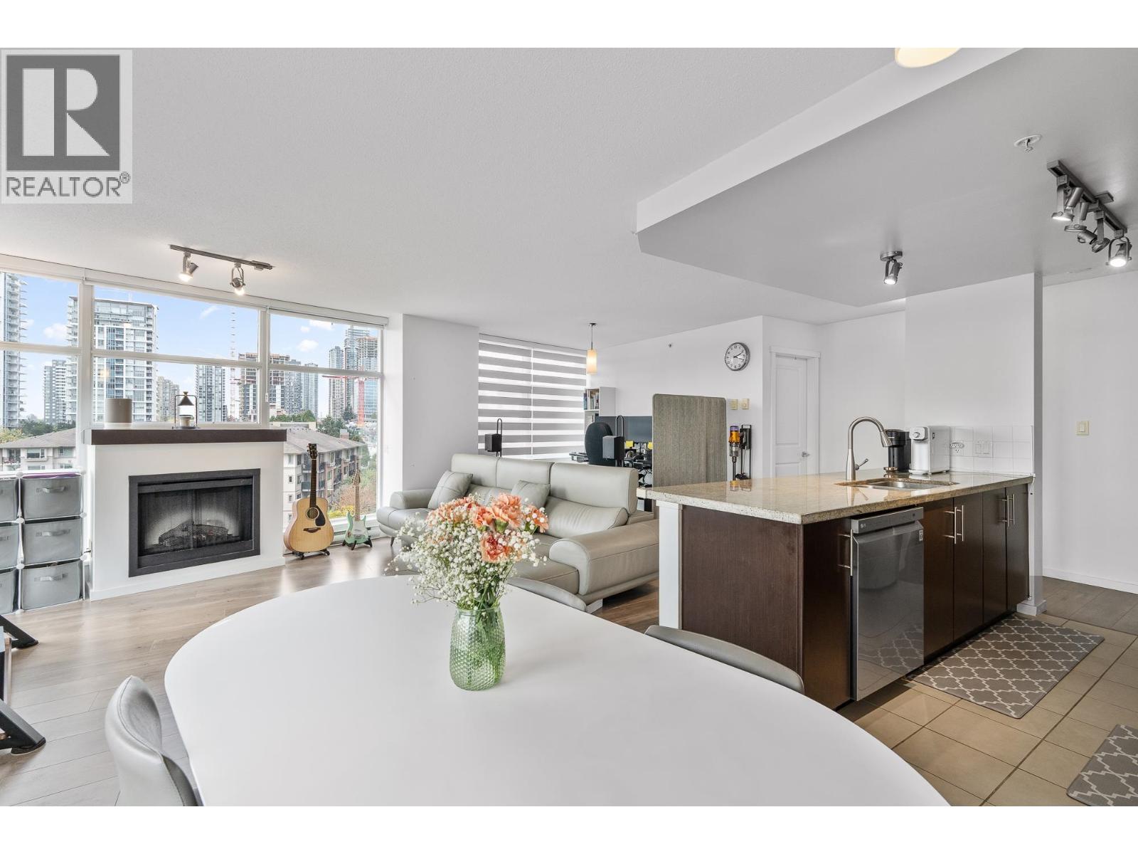 707 2289 Yukon Crescent, Burnaby, British Columbia  V5C 0B2 - Photo 12 - R3060109