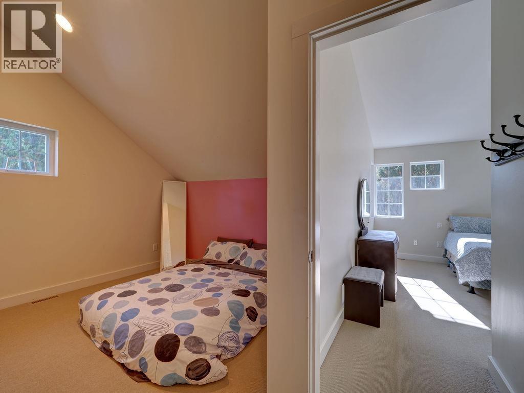8116 Southwood Road, Halfmoon Bay, British Columbia  V7Z 1A7 - Photo 24 - R3060114