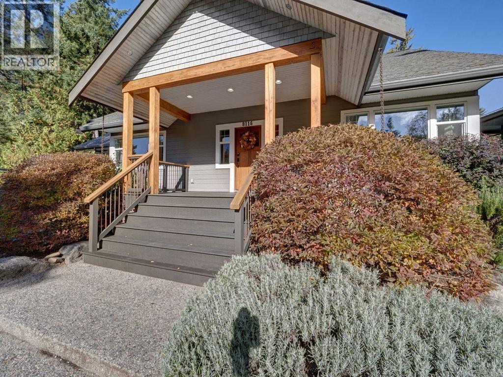 8116 Southwood Road, Halfmoon Bay, British Columbia  V7Z 1A7 - Photo 3 - R3060114