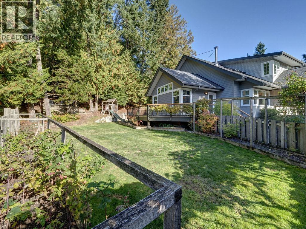 8116 Southwood Road, Halfmoon Bay, British Columbia  V7Z 1A7 - Photo 33 - R3060114
