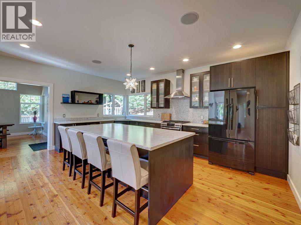 8116 Southwood Road, Halfmoon Bay, British Columbia  V7Z 1A7 - Photo 8 - R3060114