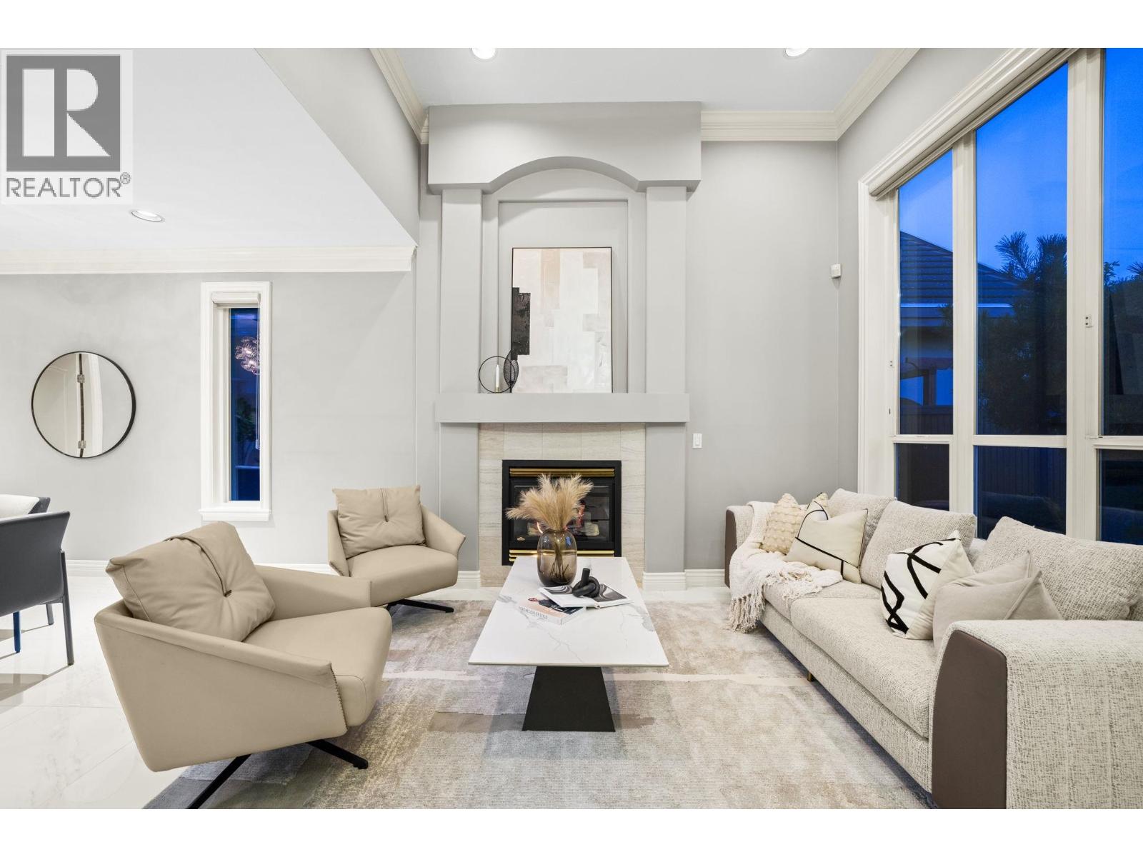 6215 Garrison Court, Richmond, British Columbia  V7C 5S2 - Photo 4 - R3060124