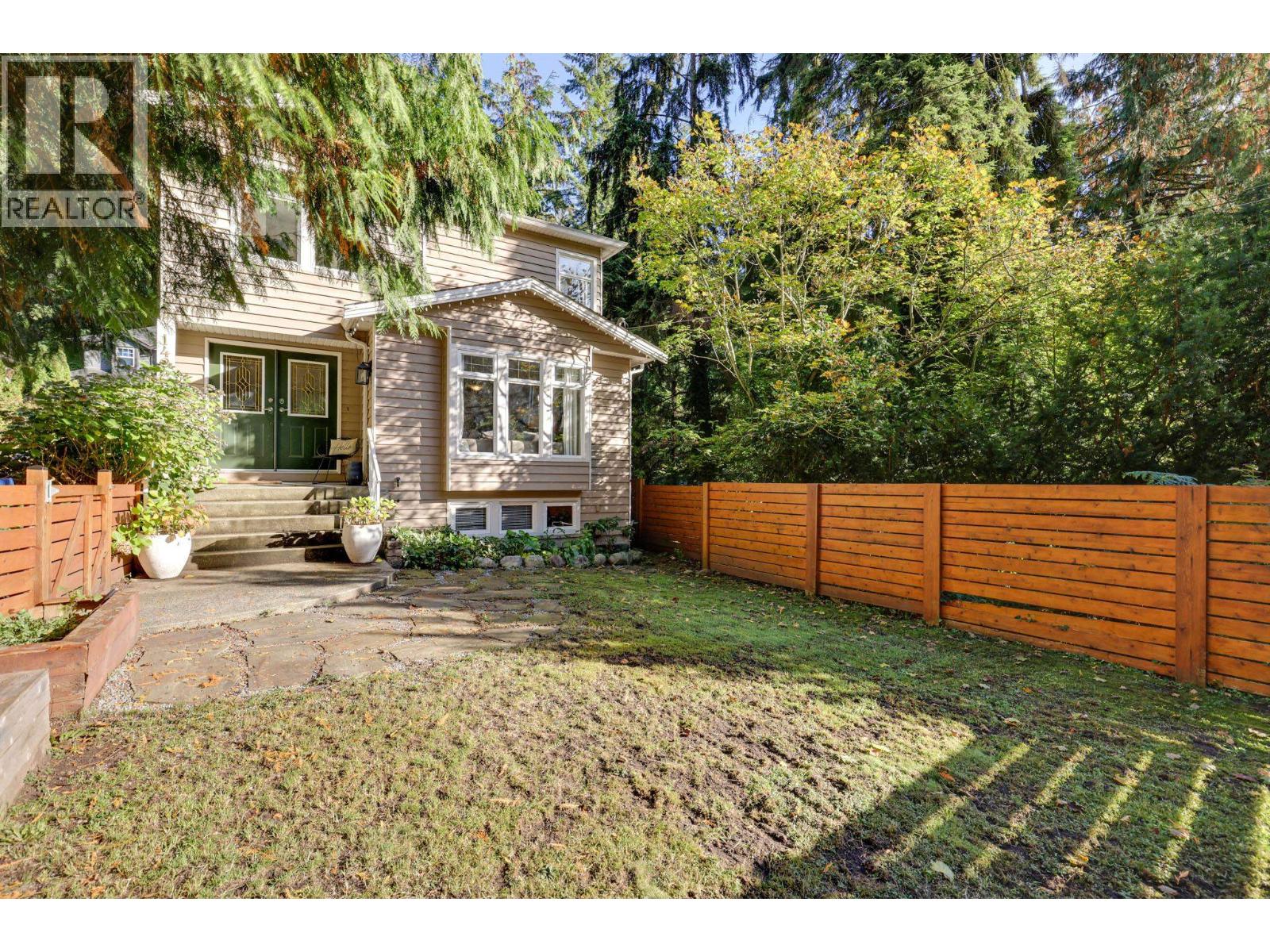 1400 Riverside Drive, North Vancouver, British Columbia  V7H 1V5 - Photo 2 - R3060136