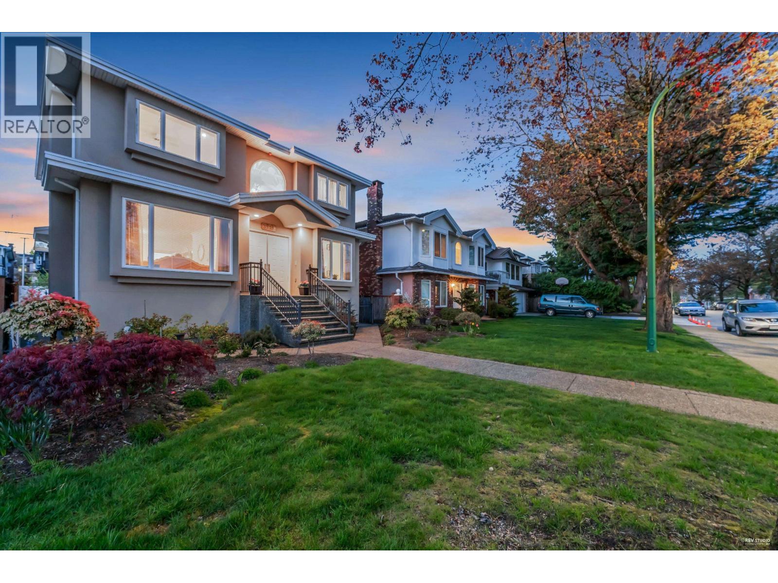 3919 Pine Street, Burnaby, British Columbia  V5G 1Z3 - Photo 2 - R3060145