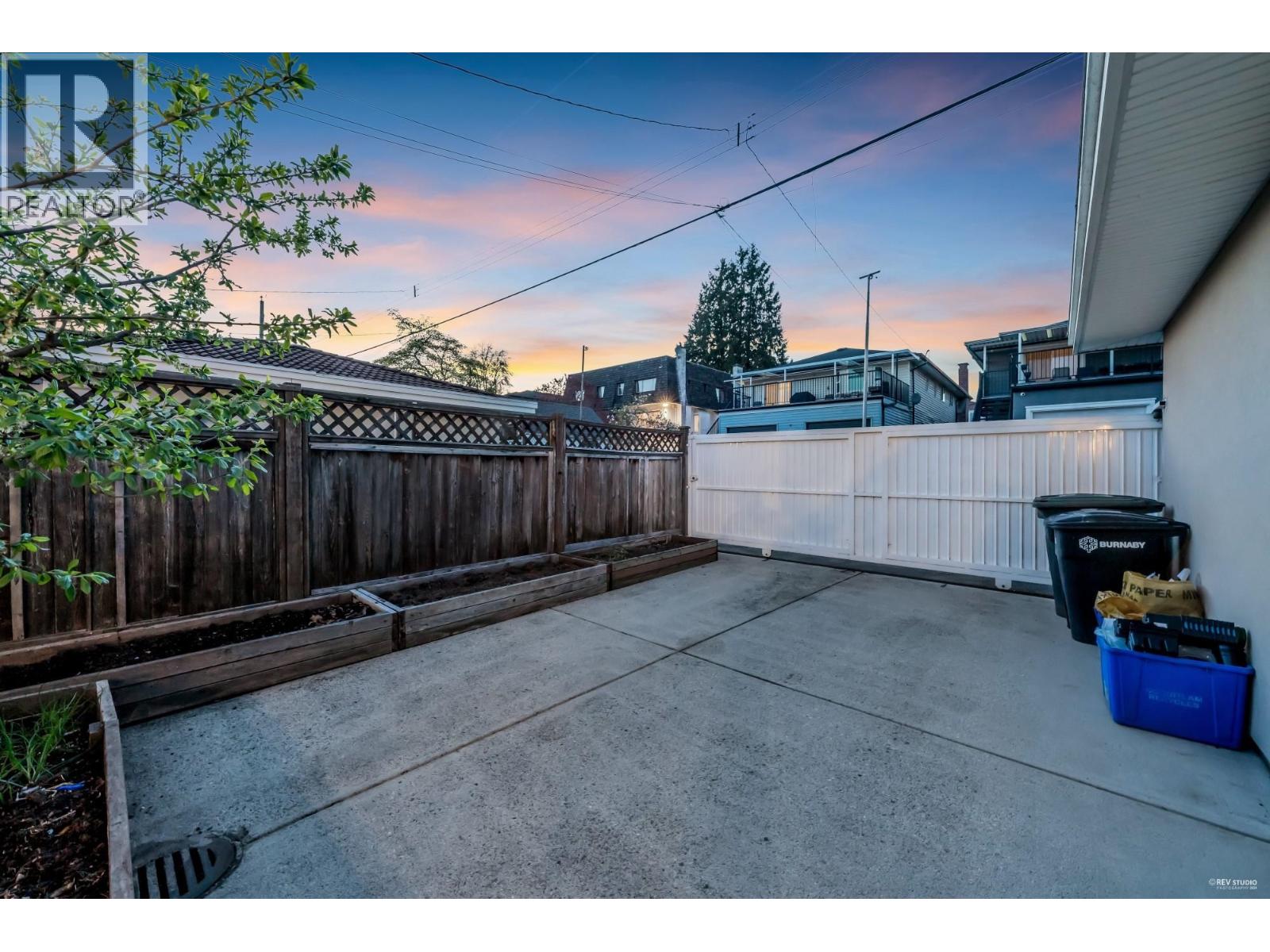 3919 Pine Street, Burnaby, British Columbia  V5G 1Z3 - Photo 39 - R3060145