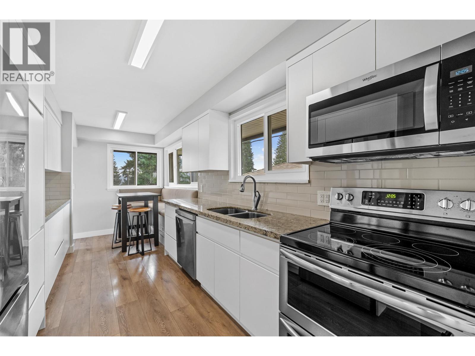1137 Cloverley Street, North Vancouver, British Columbia  V7L 1N7 - Photo 10 - R3060167