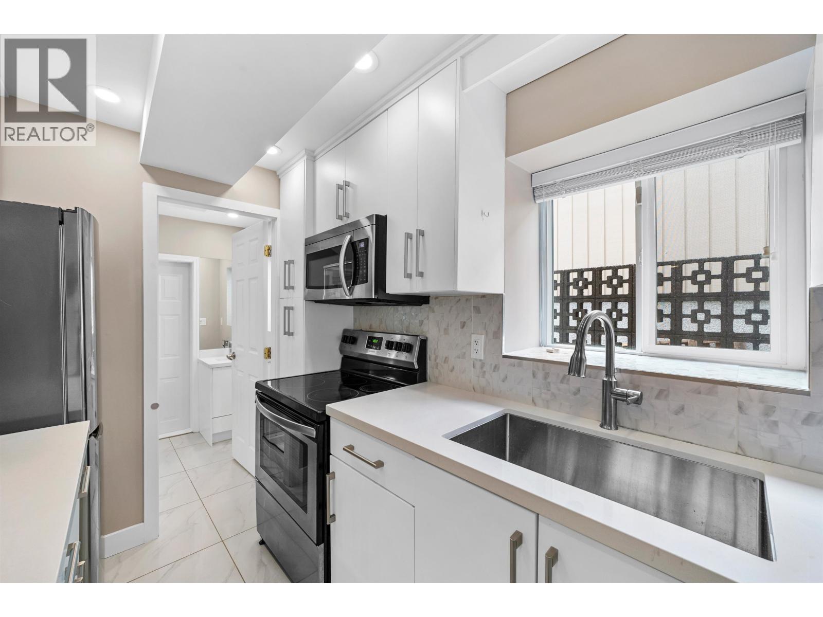 1137 Cloverley Street, North Vancouver, British Columbia  V7L 1N7 - Photo 24 - R3060167