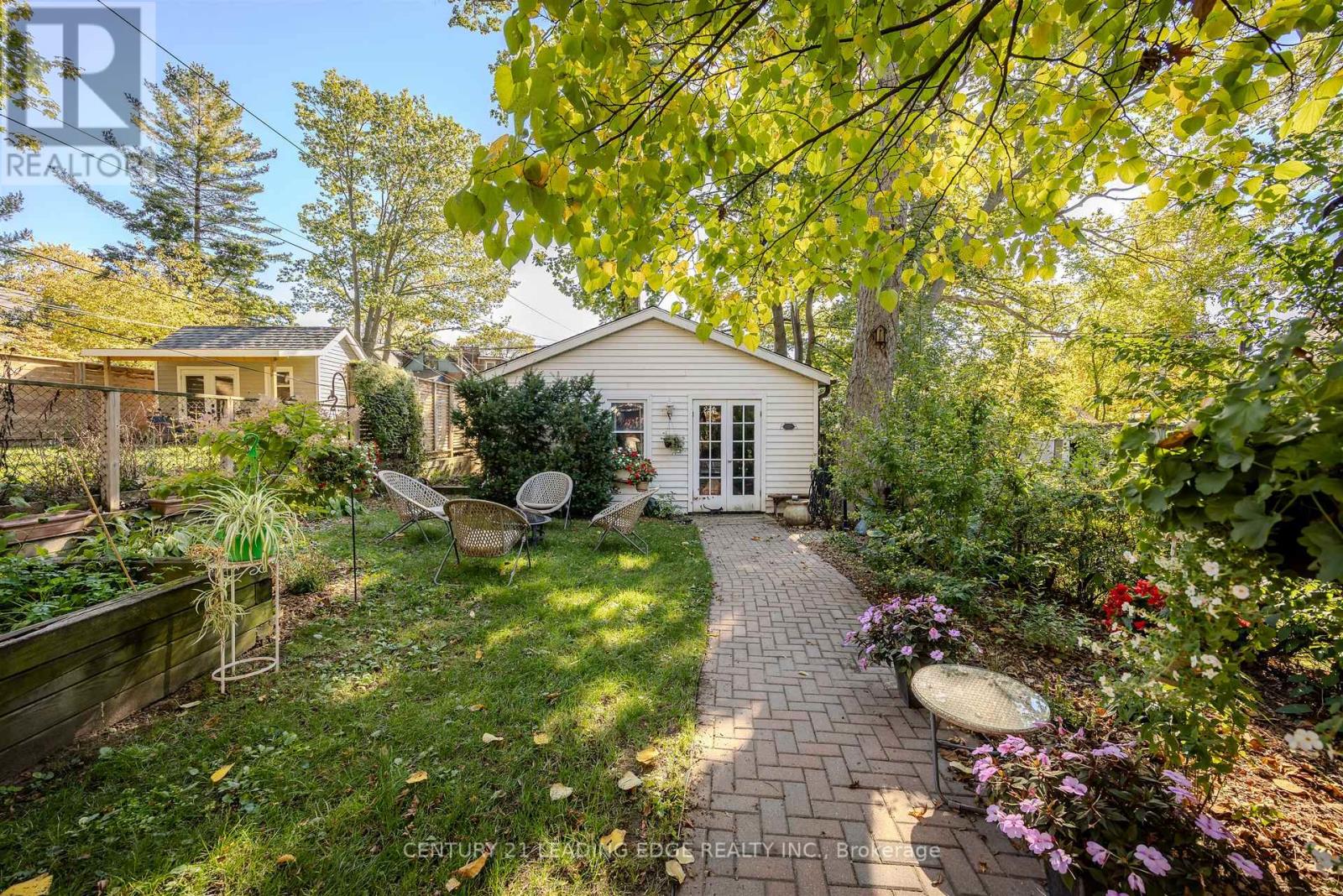 9 Balmy Avenue, Toronto, Ontario  M4E 1C7 - Photo 37 - E12471313