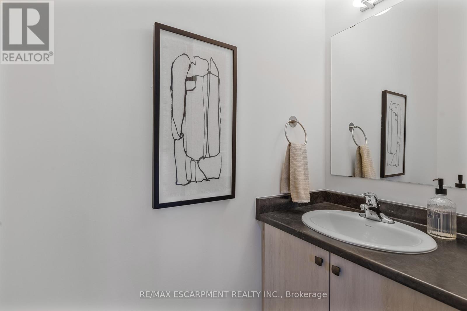 1543 Hilson Heights, Milton, Ontario  L9T 7E7 - Photo 14 - W12399609