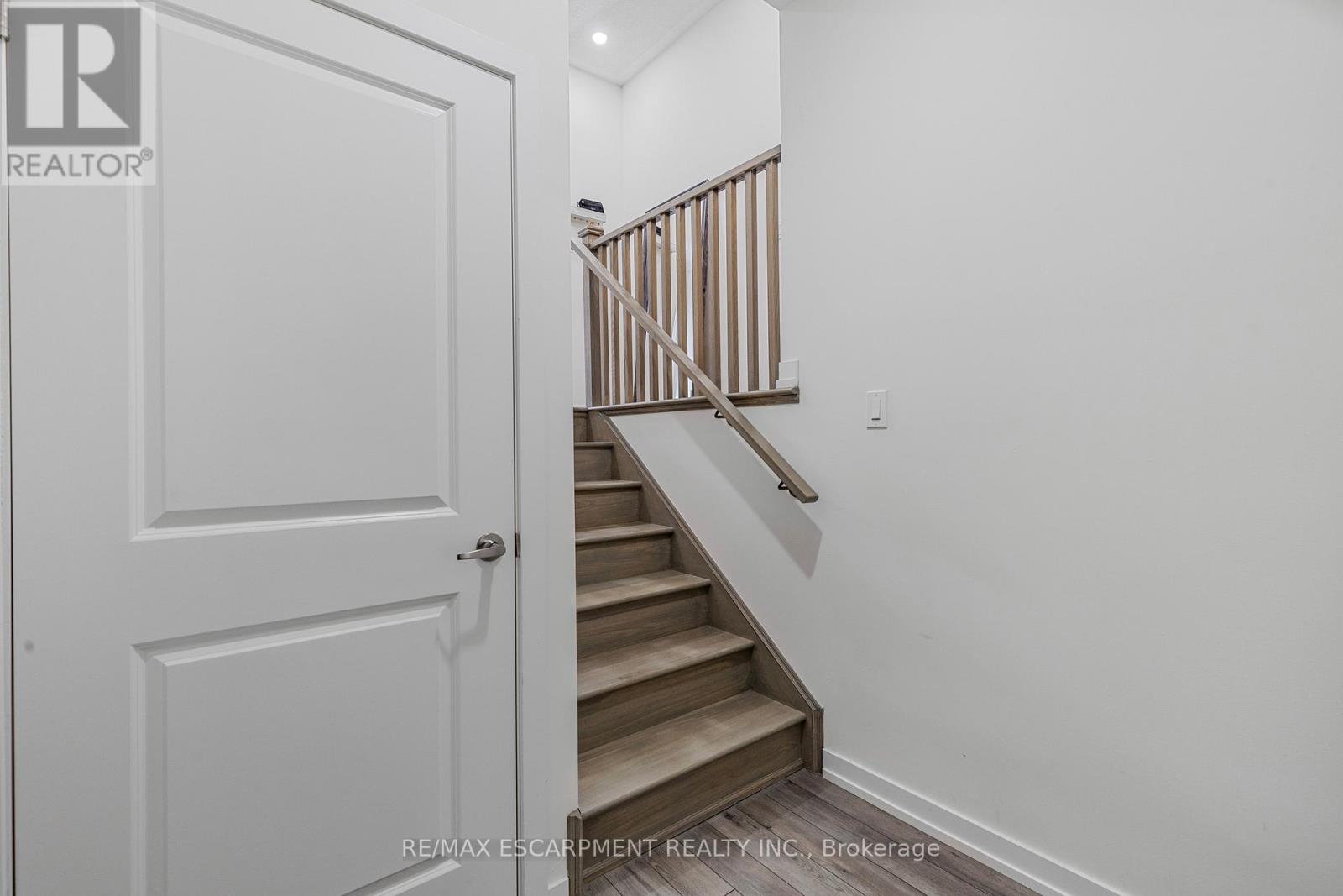 1543 Hilson Heights, Milton, Ontario  L9T 7E7 - Photo 23 - W12399609