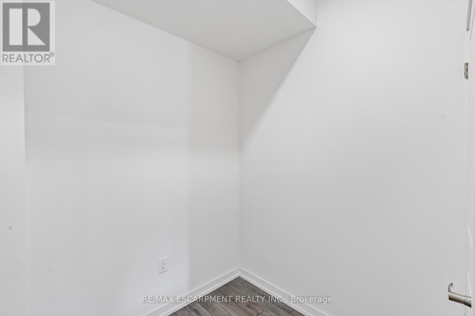 1543 Hilson Heights, Milton, Ontario  L9T 7E7 - Photo 24 - W12399609