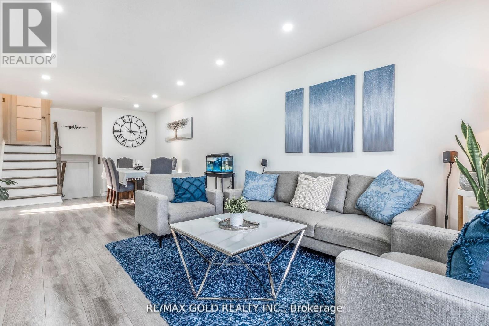 36 Garfield Crescent, Brampton (Brampton North), Ontario  L6V 1V8 - Photo 4 - W12472423