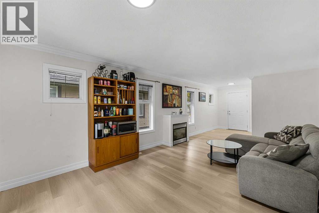 27 Cedarwood Lane Sw, Calgary, Alberta  T2W 6J3 - Photo 8 - A2265294