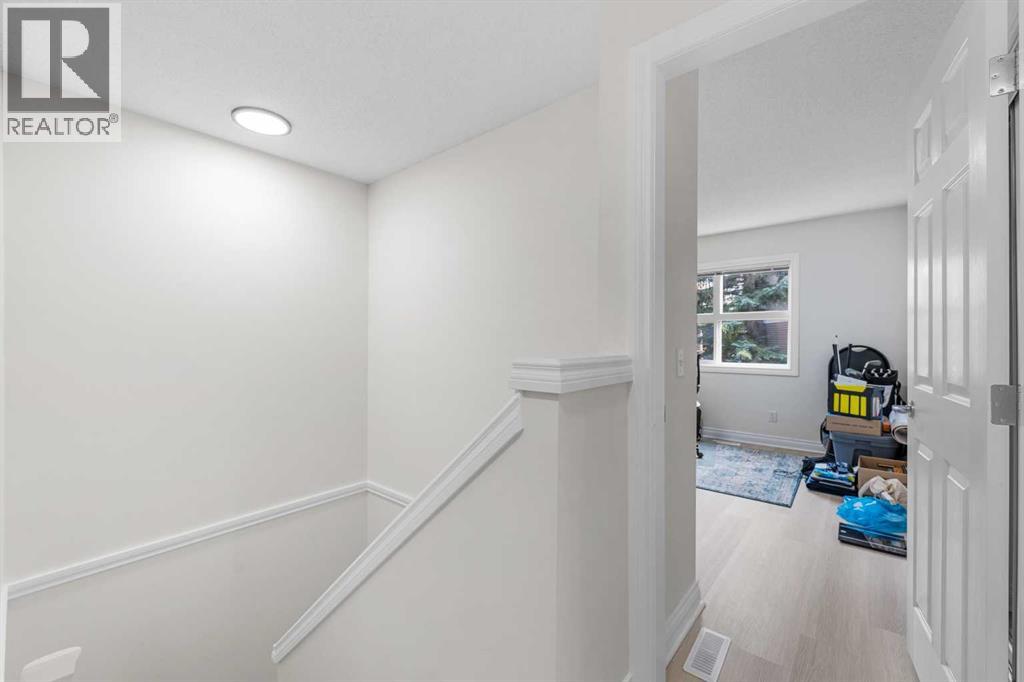 27 Cedarwood Lane Sw, Calgary, Alberta  T2W 6J3 - Photo 19 - A2265294