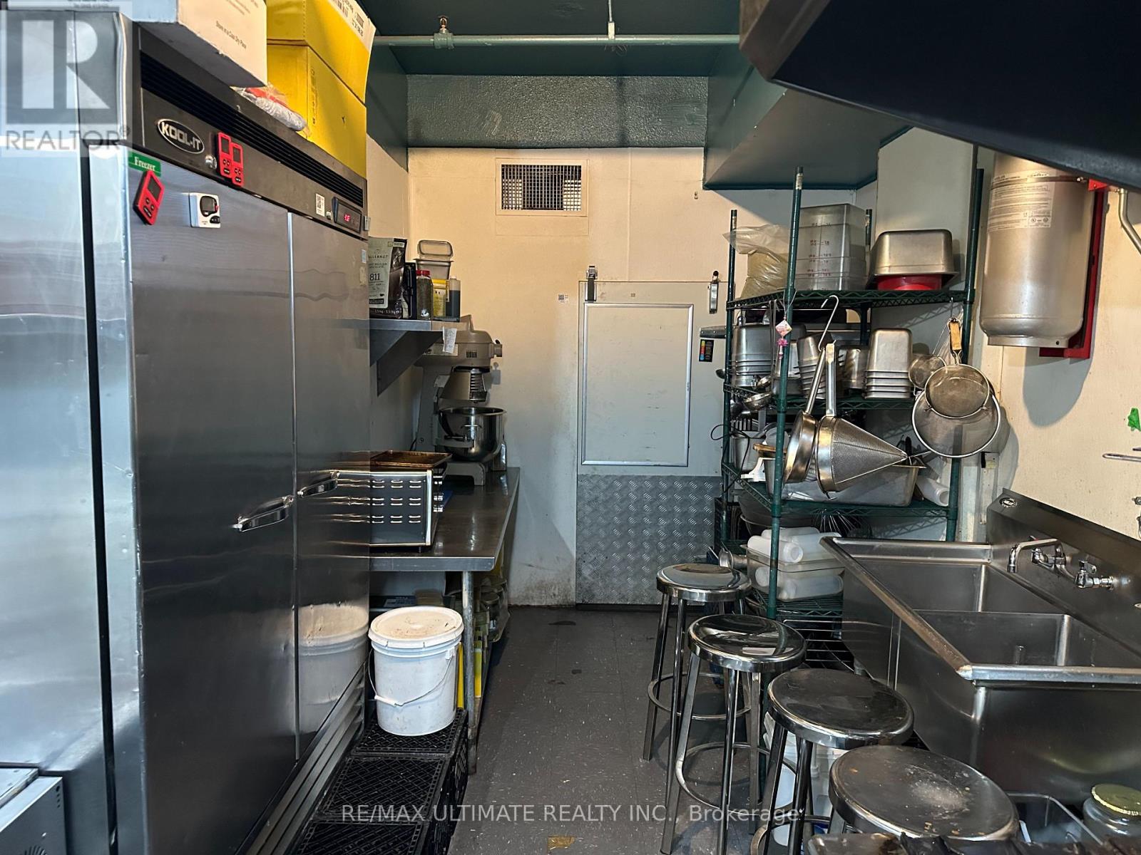 1166 Dundas Street W, Toronto, Ontario  M6J 1X4 - Photo 12 - C12472592