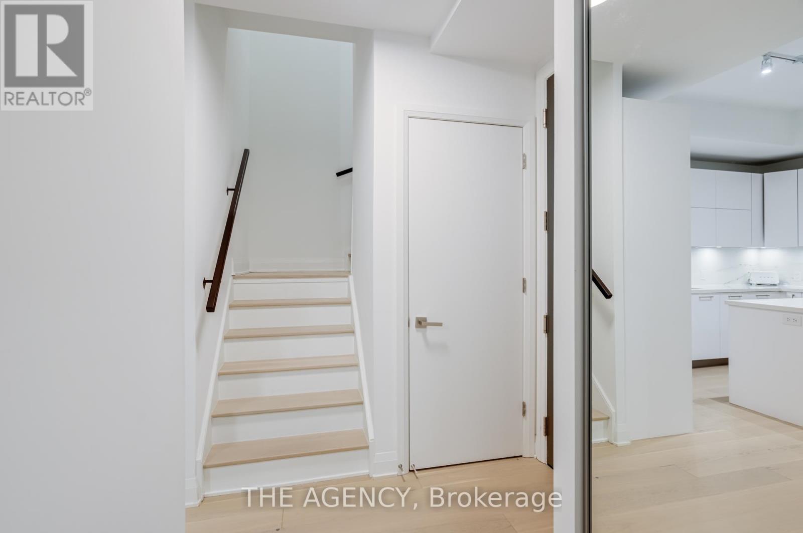 Th05 - 33 Frederick Todd Way, Toronto, Ontario  M4G 0C9 - Photo 10 - C12472632