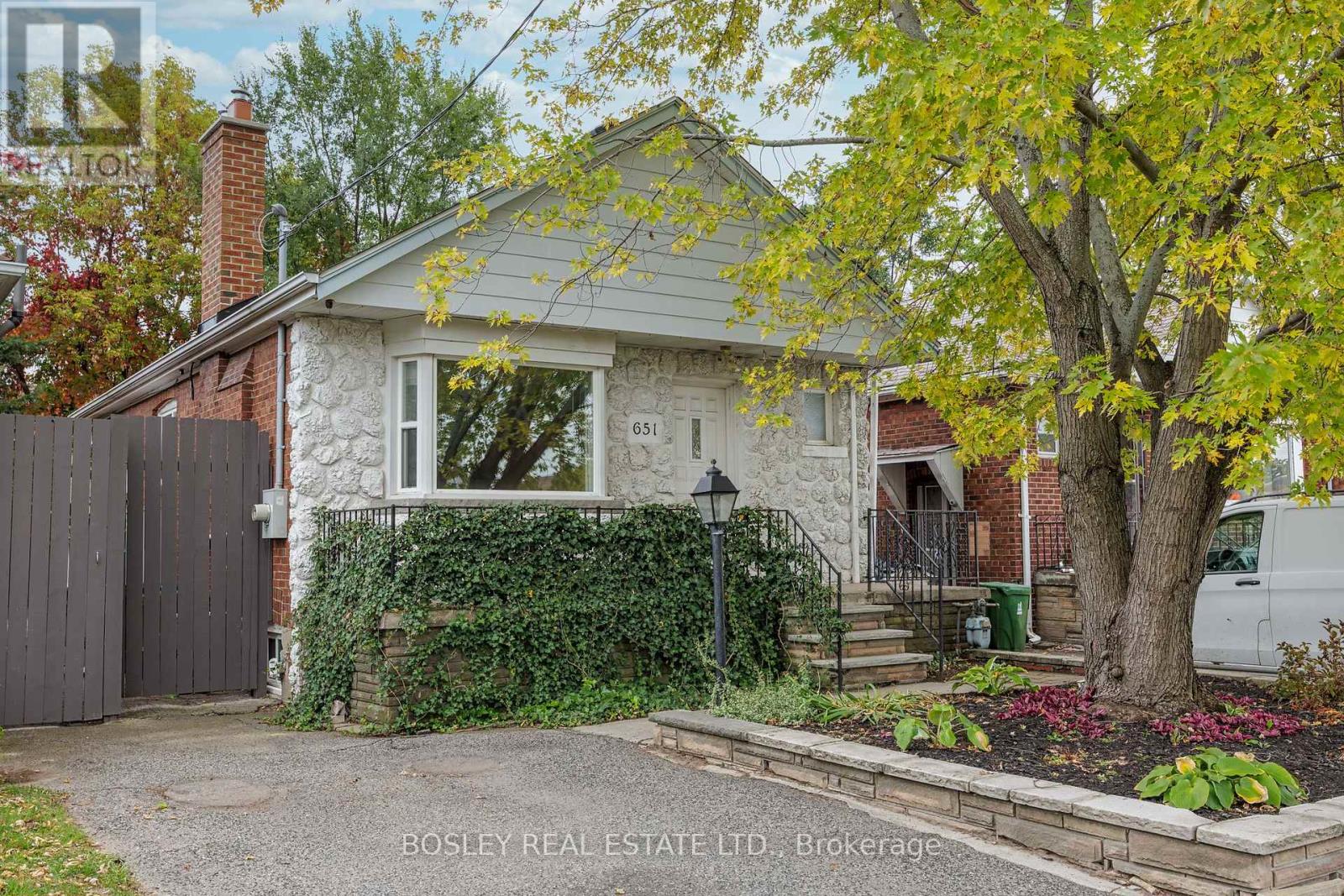 651 Cosburn Avenue, Toronto (Danforth Village-East York), Ontario  M4C 2V1 - Photo 1 - E12472630