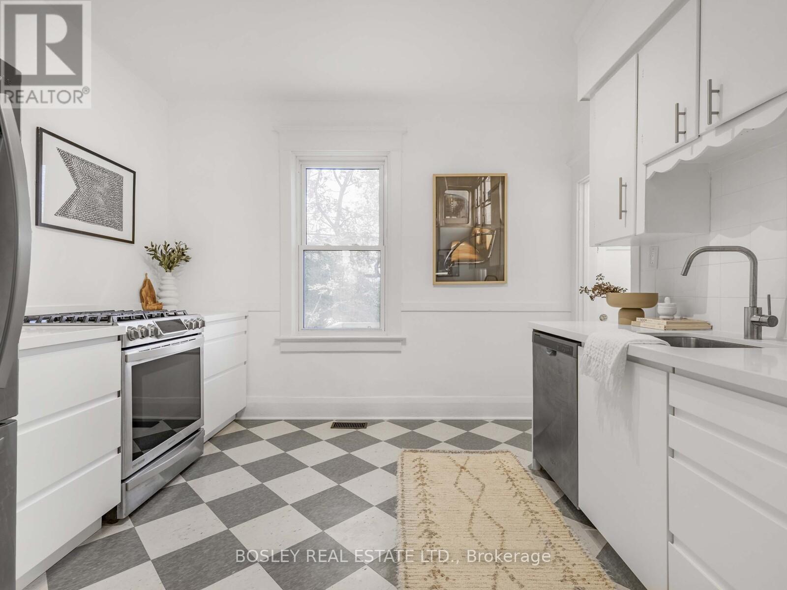 134 Parkmount Road, Toronto, Ontario  M4J 4V4 - Photo 13 - E12472660