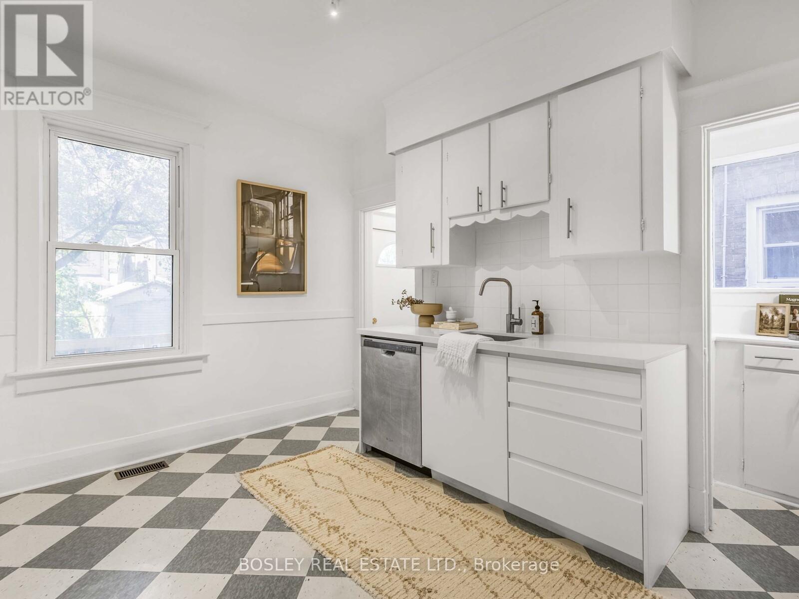 134 Parkmount Road, Toronto, Ontario  M4J 4V4 - Photo 14 - E12472660
