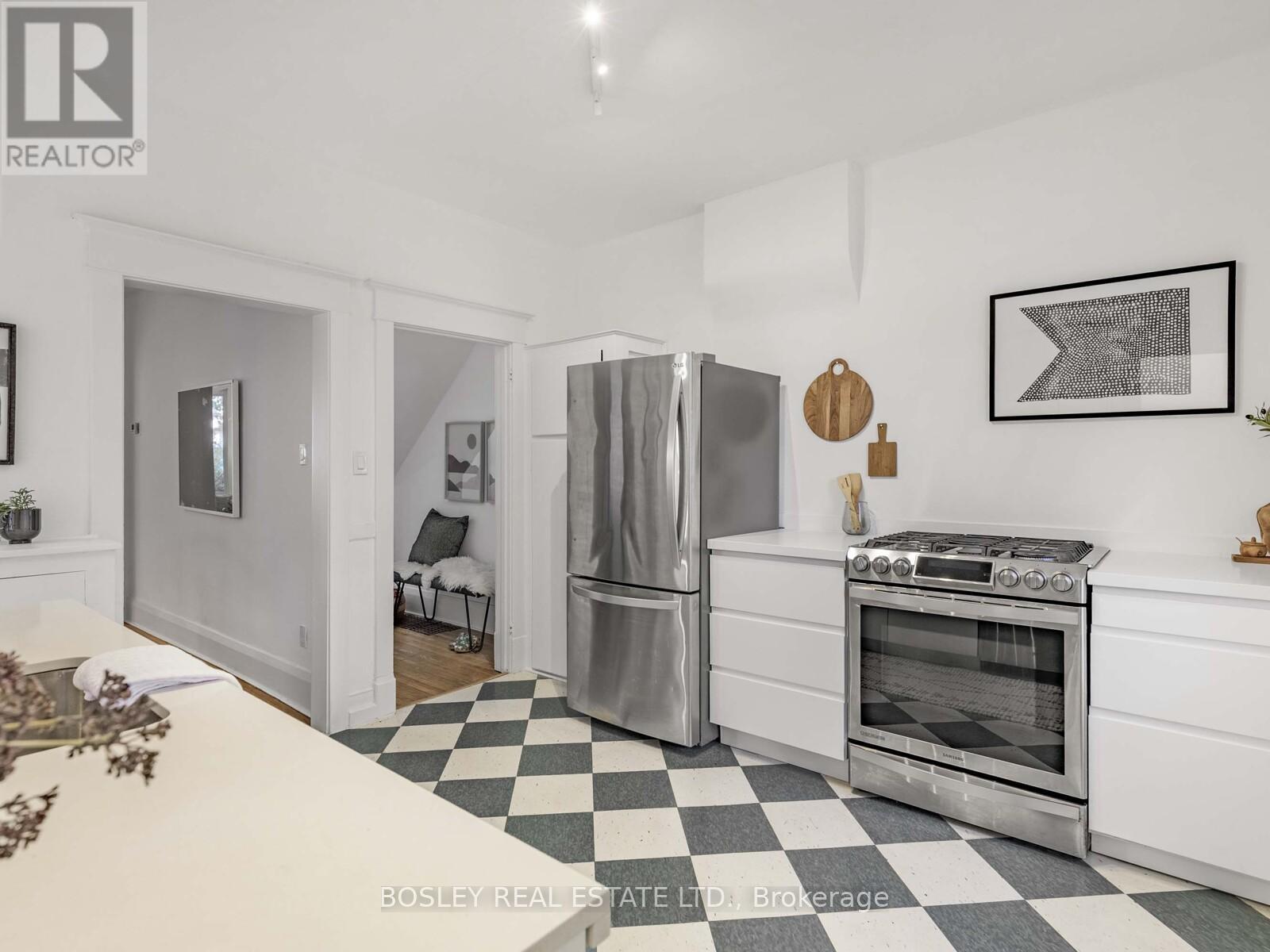 134 Parkmount Road, Toronto, Ontario  M4J 4V4 - Photo 15 - E12472660