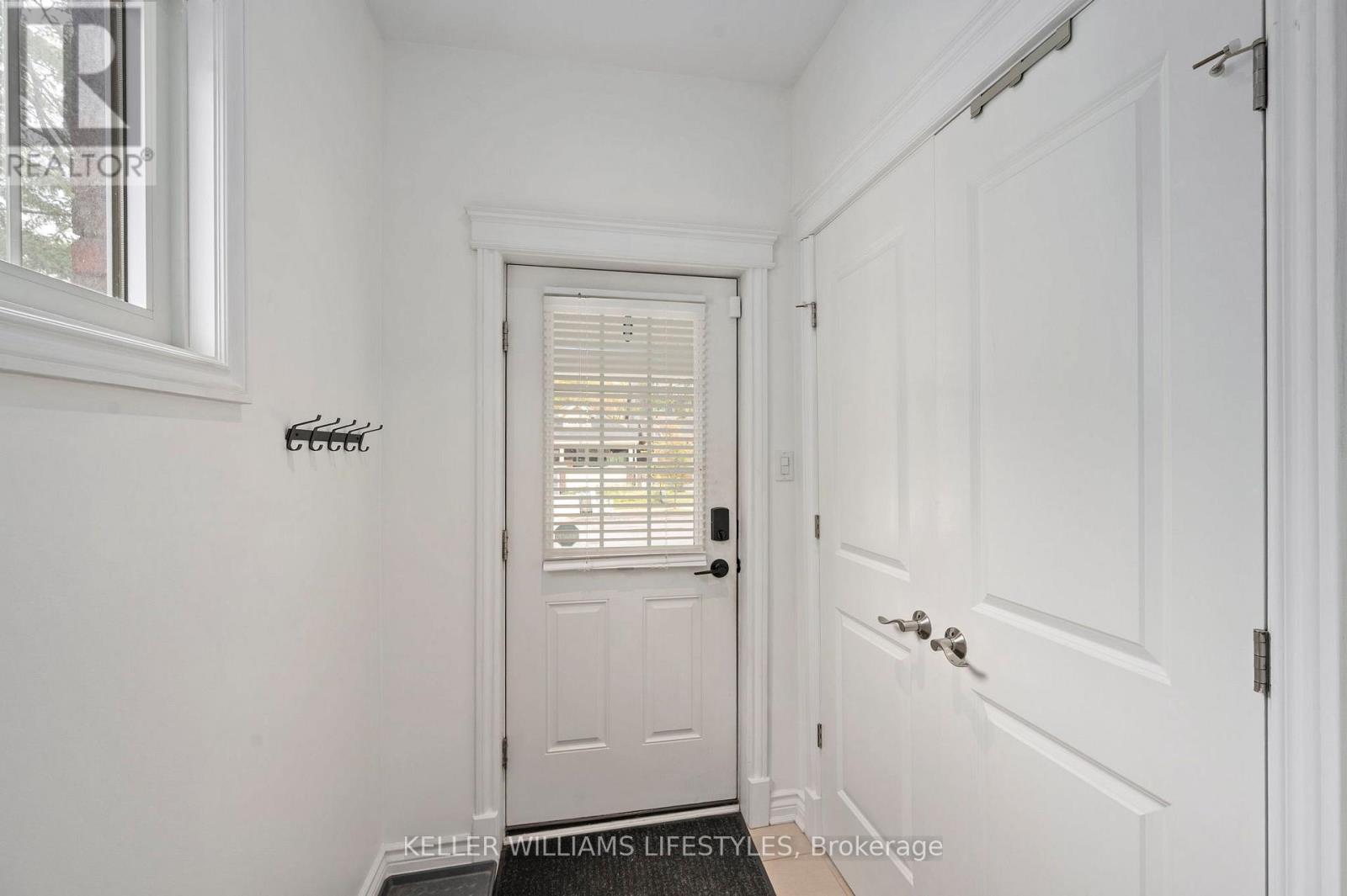 592 Rosedale Street, London East, Ontario  N6B 2C6 - Photo 2 - X12472682