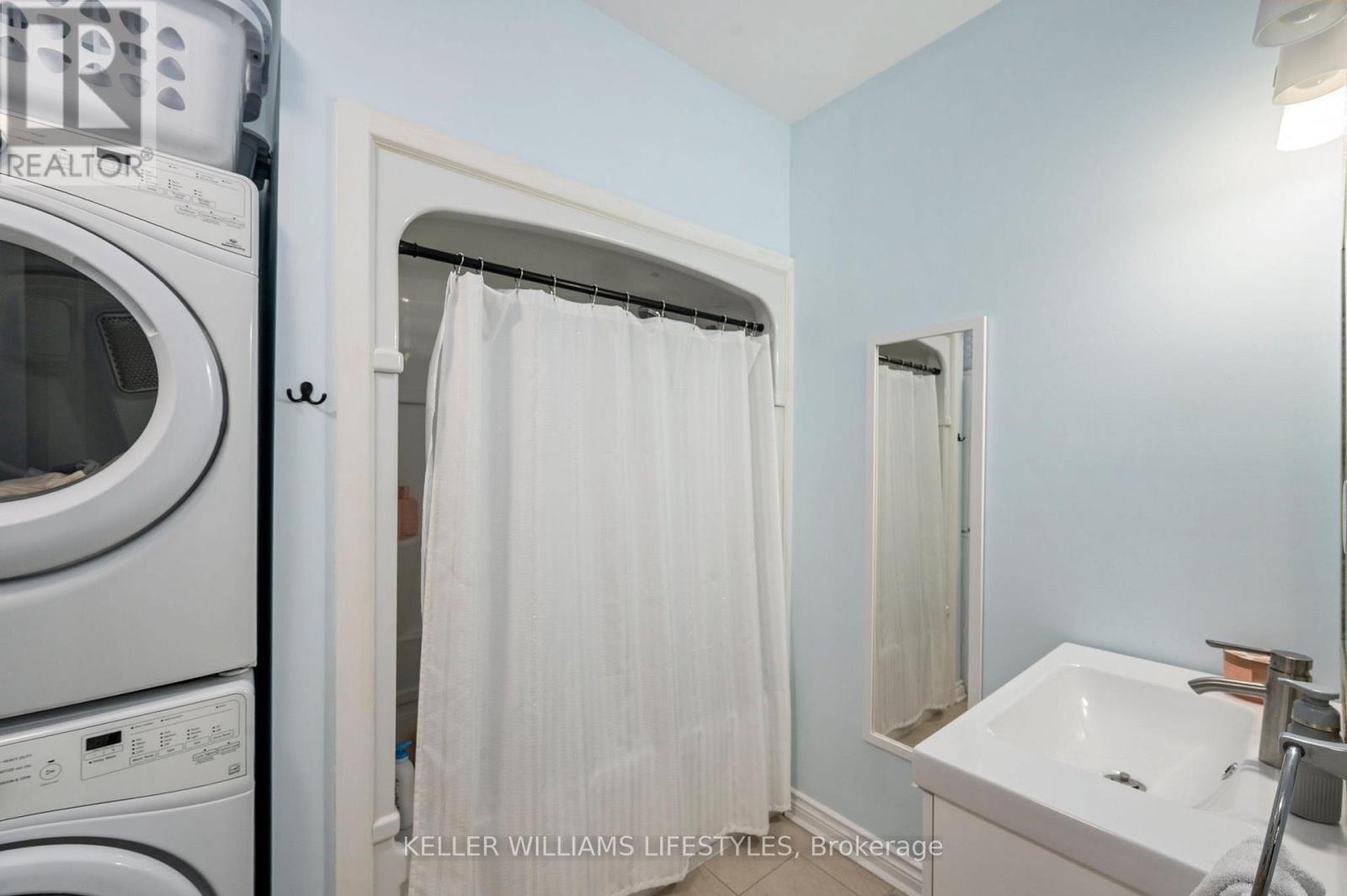 592 Rosedale Street, London East, Ontario  N6B 2C6 - Photo 7 - X12472682