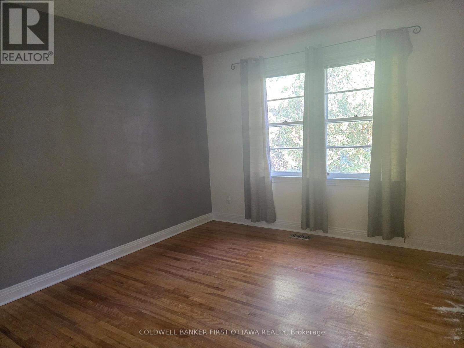 63 Crownhill Street, Ottawa, Ontario  K1J 7K7 - Photo 10 - X12472722