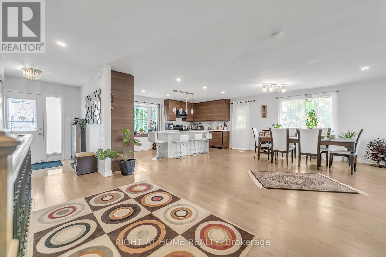 22 Hamilton Drive, Newmarket, Ontario  L3Y 3E8 - Photo 12 - N12472640