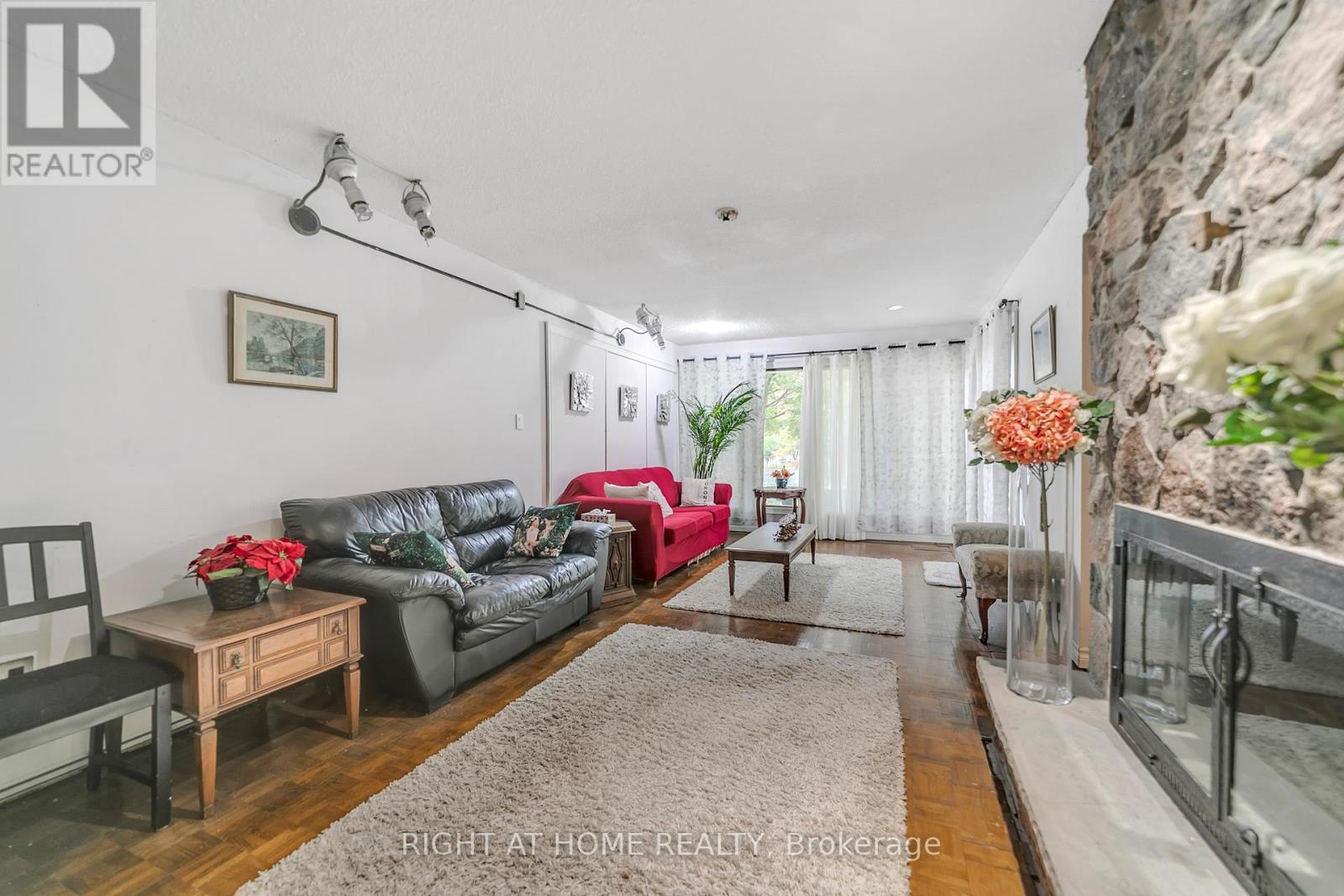 1015 Davis Drive, Newmarket (Huron Heights-Leslie Valley), Ontario  L3Y 2R8 - Photo 23 - N12472643