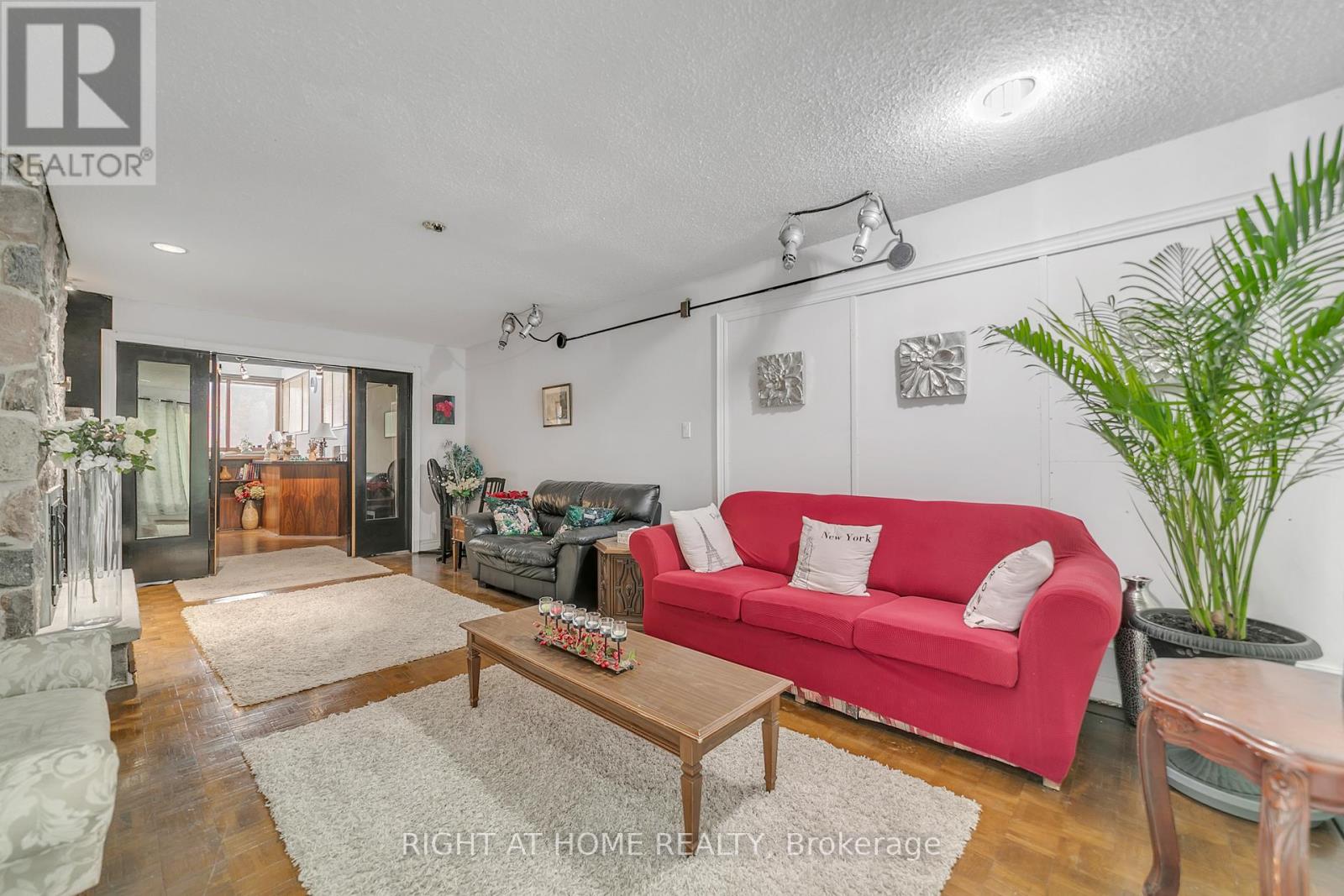 1015 Davis Drive, Newmarket (Huron Heights-Leslie Valley), Ontario  L3Y 2R8 - Photo 24 - N12472643