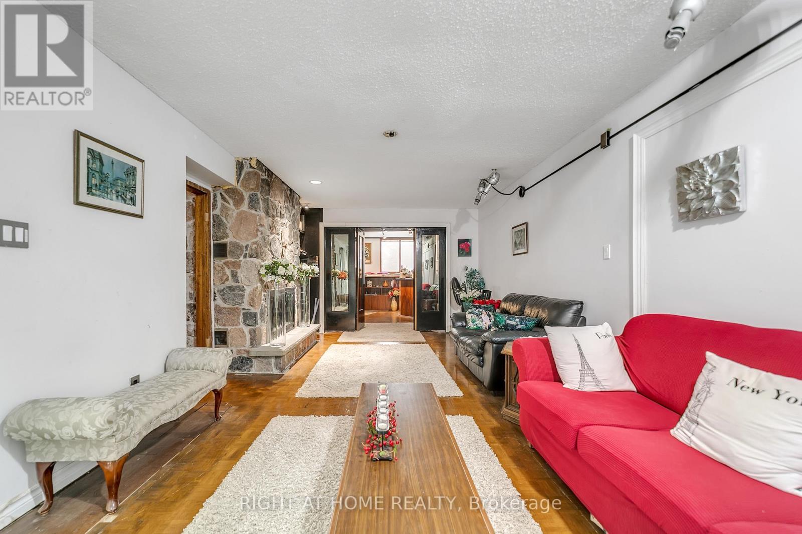 1015 Davis Drive, Newmarket (Huron Heights-Leslie Valley), Ontario  L3Y 2R8 - Photo 25 - N12472643