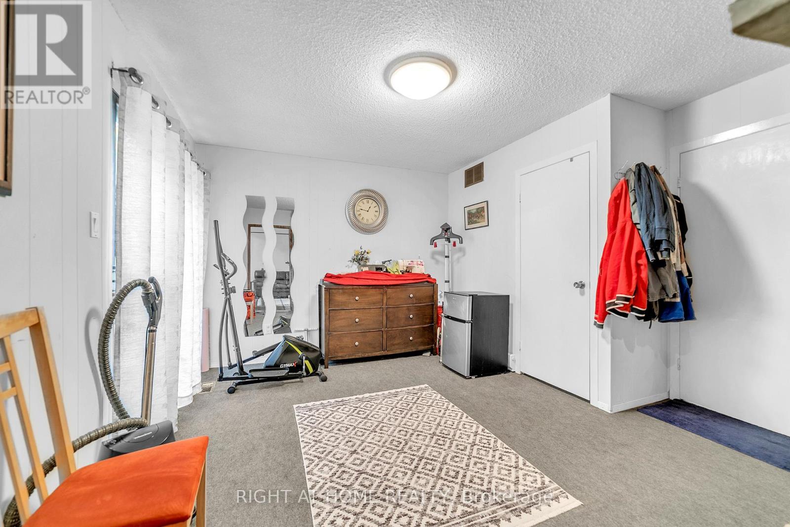 1015 Davis Drive, Newmarket (Huron Heights-Leslie Valley), Ontario  L3Y 2R8 - Photo 26 - N12472643