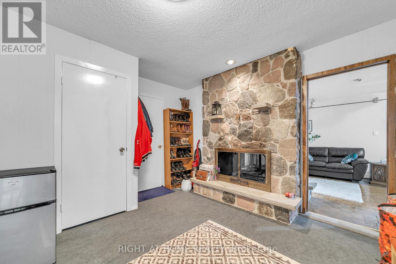 1015 Davis Drive, Newmarket (Huron Heights-Leslie Valley), Ontario  L3Y 2R8 - Photo 27 - N12472643